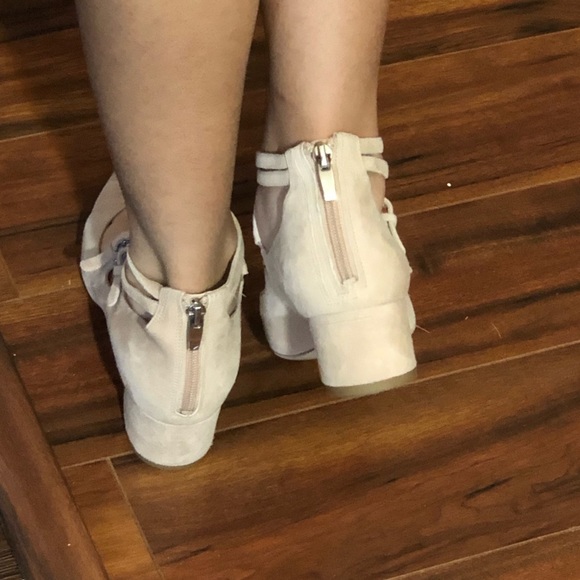 Via Spiga Womens Adonna Strappy Heels. - Picture 8 of 8